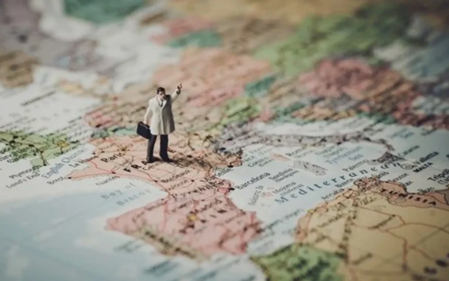 8 Genius Ways To Travel The World If You’re Broke