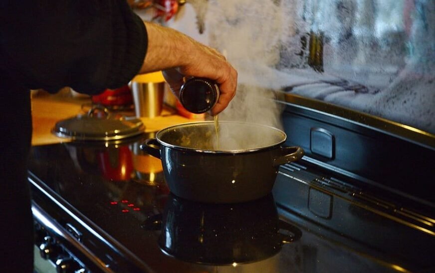 7 Ways to Prevent Cooking Fire Accidents At Home